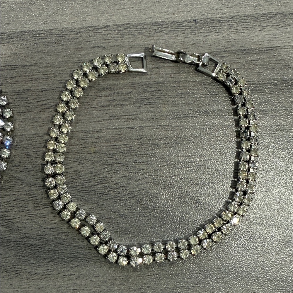 Vintage  Silver Tone Bracelet - Picture 2 of 4